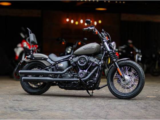 HARLEY-DAVIDSON SOFTAIL STREET BOB 